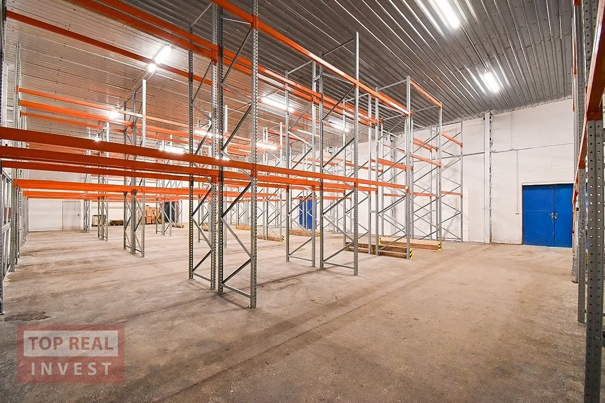 Pronájem skladového prostoru 889 m²